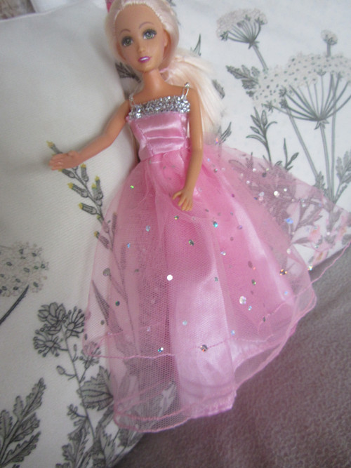 Plesové šaty pro Barbie č. 8 — foto 4