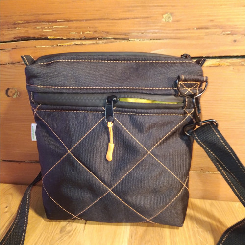 Crossbody Taštička Tekoucí Barvy — foto 2