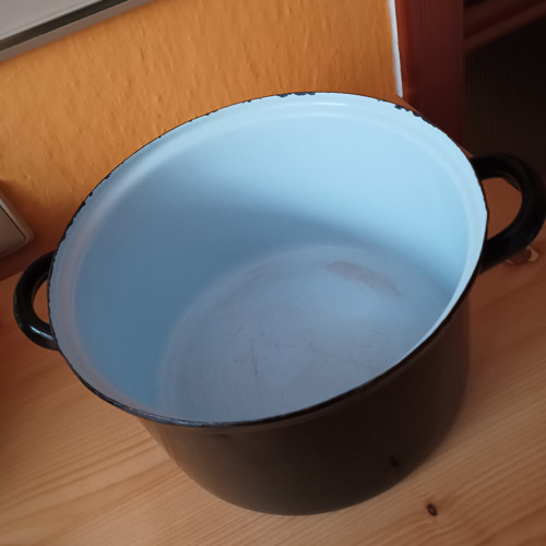 Velký černý hrnec — foto 3