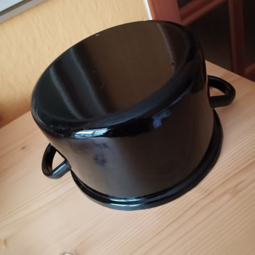Velký černý hrnec — foto 2