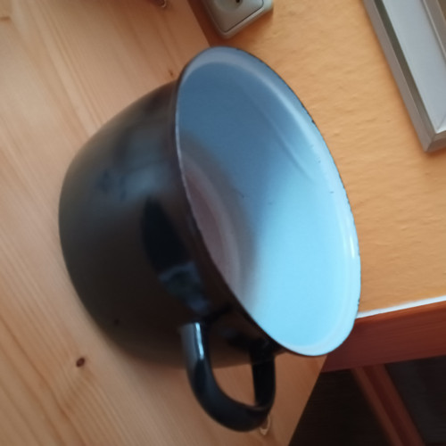 Černý hrnec — foto 4