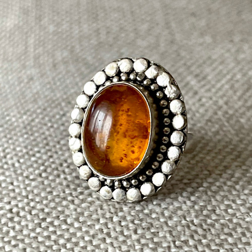 Elegantní prsten s jantarem E026 — foto 4