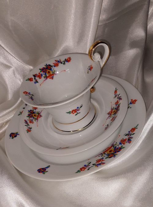 Starý porcelánový snídaňový set — foto 2