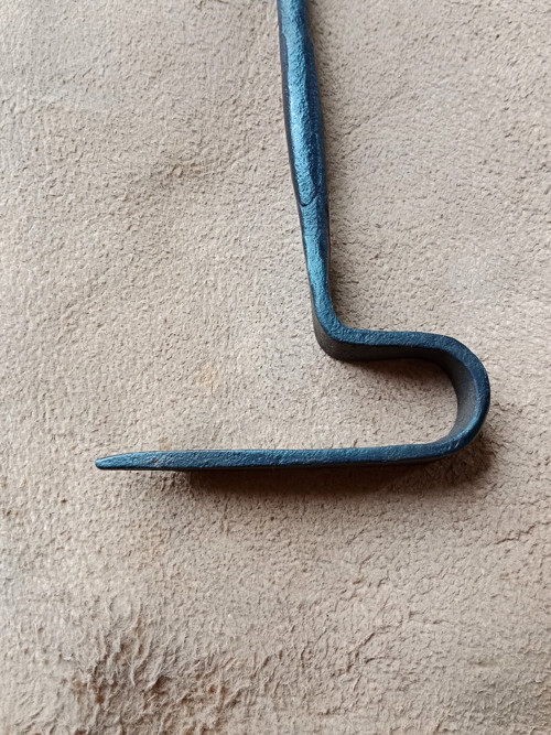 Kovaný pohrabáč 51 cm — foto 3