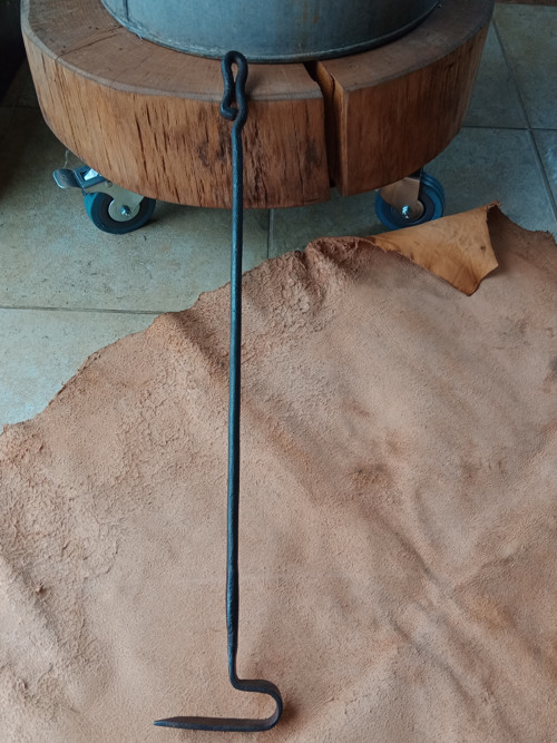 Kovaný pohrabáč 51 cm — foto 2