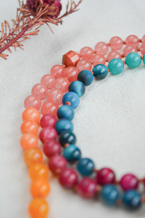 Meditační mála "Nírawér" - mokait, cherry quartz — foto 4