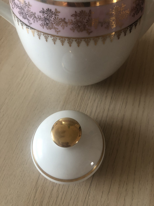Porcelánová čajová konvička — foto 5