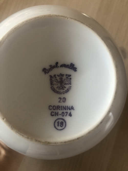 Porcelánová čajová konvička — foto 3