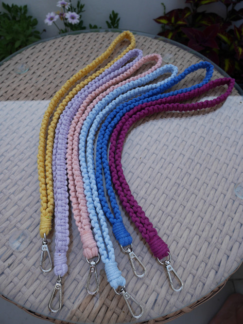 Macrame klíčenka — foto 3
