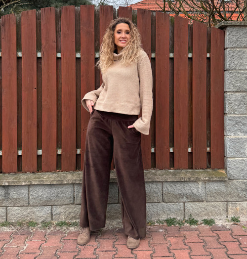 Béžový krátký svetr — foto 6