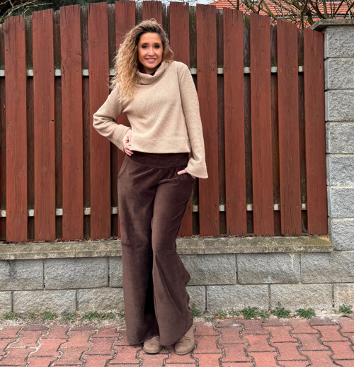 Béžový krátký svetr — foto 5