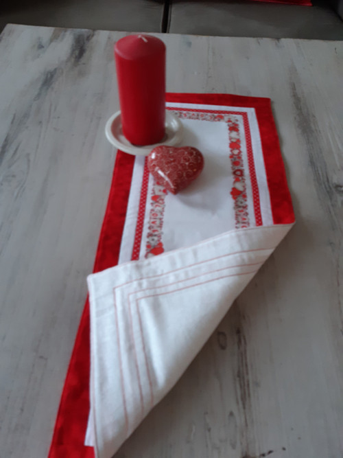 Středové prostírání se srdíčky II. — foto 2