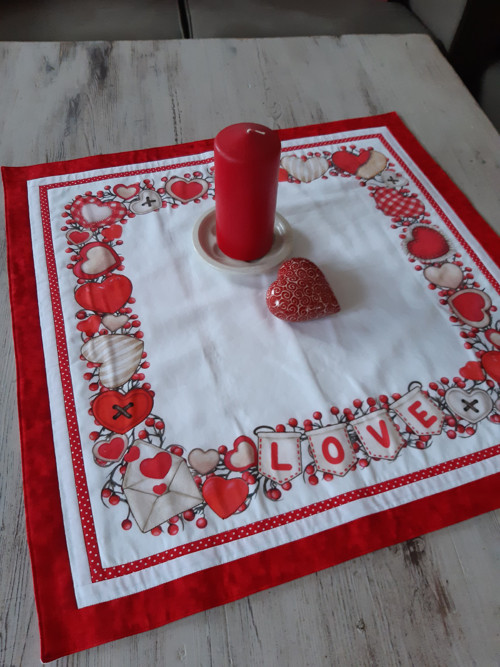 Středové prostírání se srdíčky — foto 3