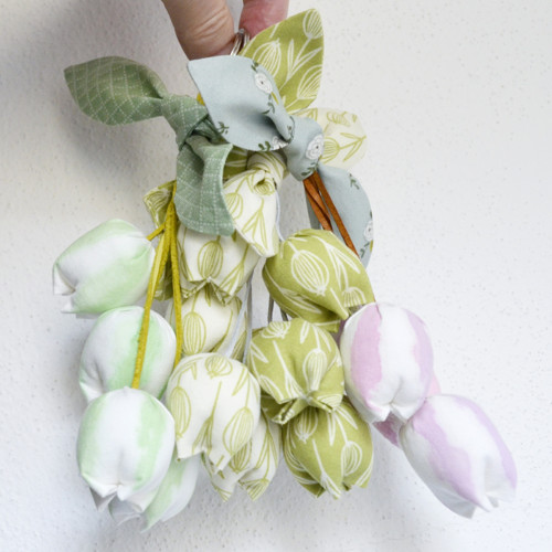 Přívěsek - tulipány bílozelené. — foto 2
