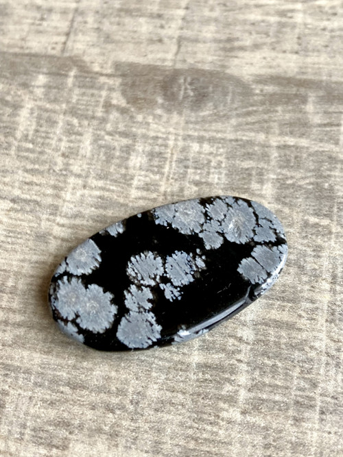 Obsidián vločkový- kabošon, ovál, 20 Ct. — foto 3