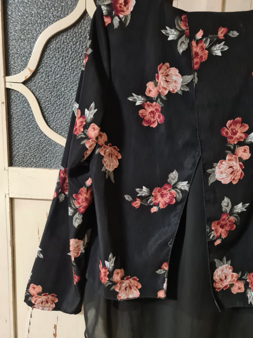 Černá je dobrá, halenka vel.M/L — foto 4