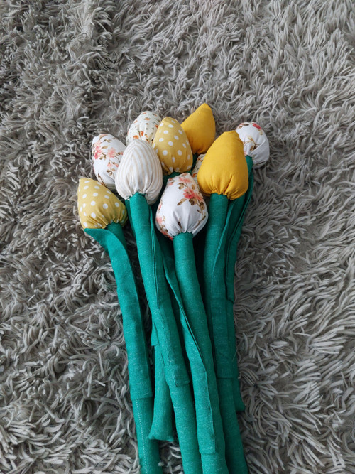 Set 10 ks šitých tulipánů — foto 3