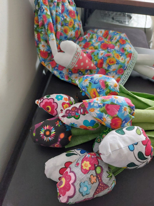 Set andělky a tulipánů — foto 3