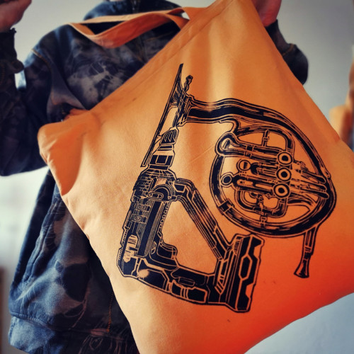 Plátěnka Multiinstrumentalista — foto 4