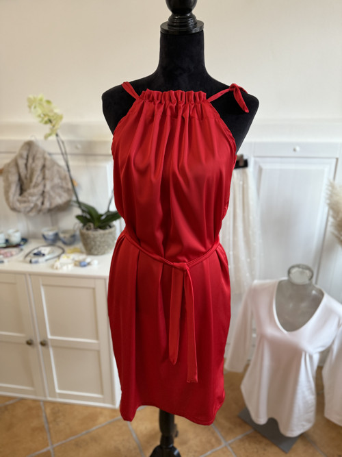 Šaty z umělého hedvábí Red — foto 3