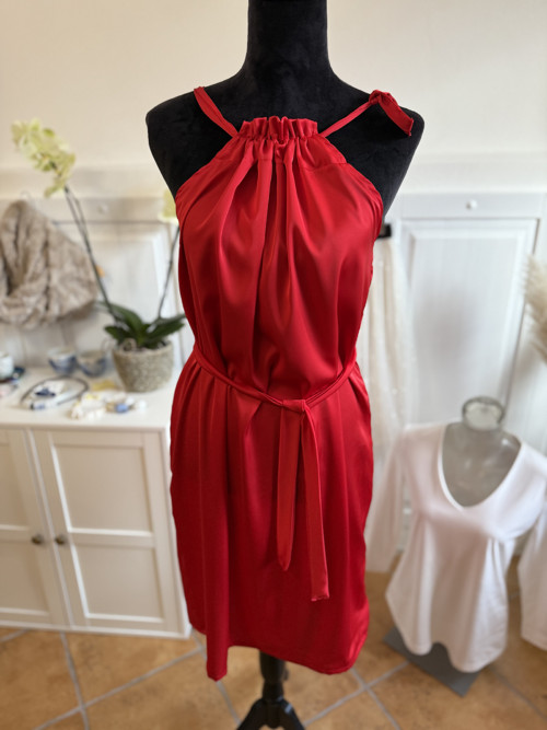 Šaty z umělého hedvábí Red — foto 2