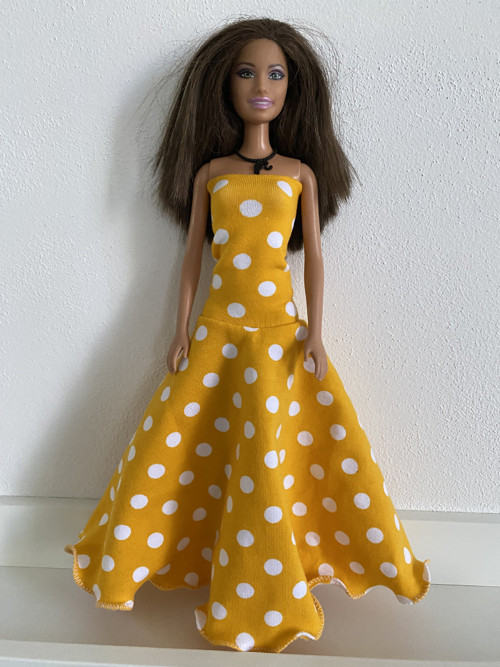 Šaty na panenku Barbie — foto 2