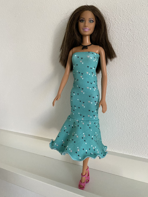 Šaty na panenku Barbie — foto 2