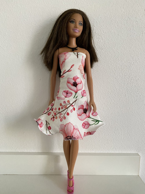 Šaty na panenku Barbie — foto 2