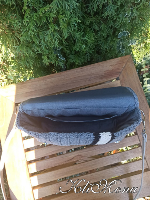 Šedá háčkovaná kabelka — foto 4