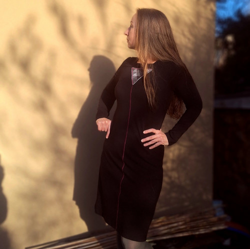 Šaty s aplikacemi, vel. M — foto 6