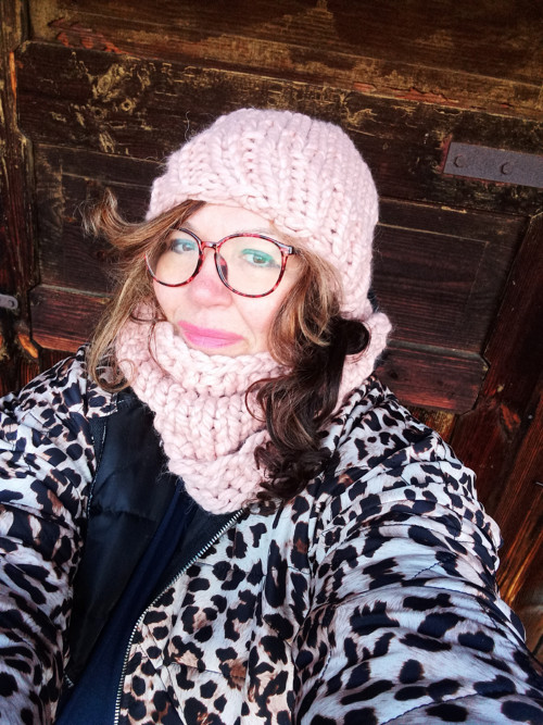 Čepice+nákrčník pudrová barva — foto 2