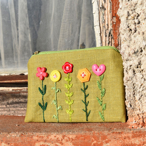 Kapsička - Rozkvetlé knoflíčky :o) — foto 3