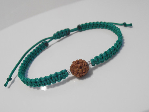 *Rudraksha* - zelený drhaný náramek (macramé) — foto 2