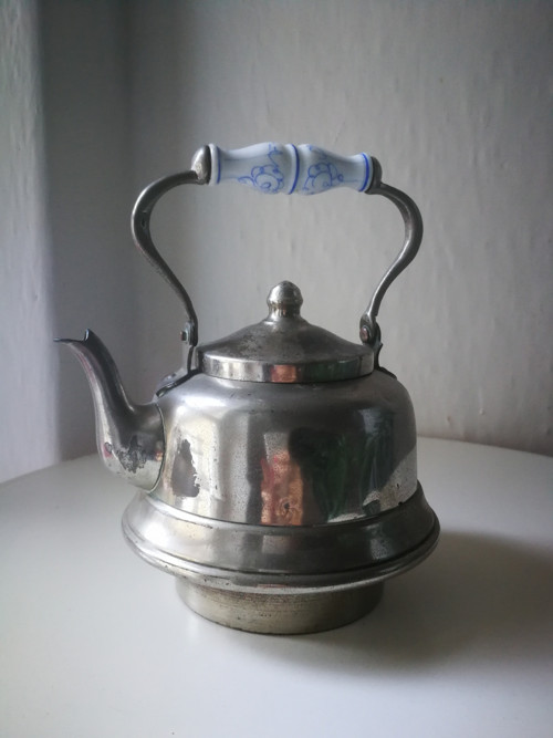 Konvička s porcelánovou úchytkou — foto 2