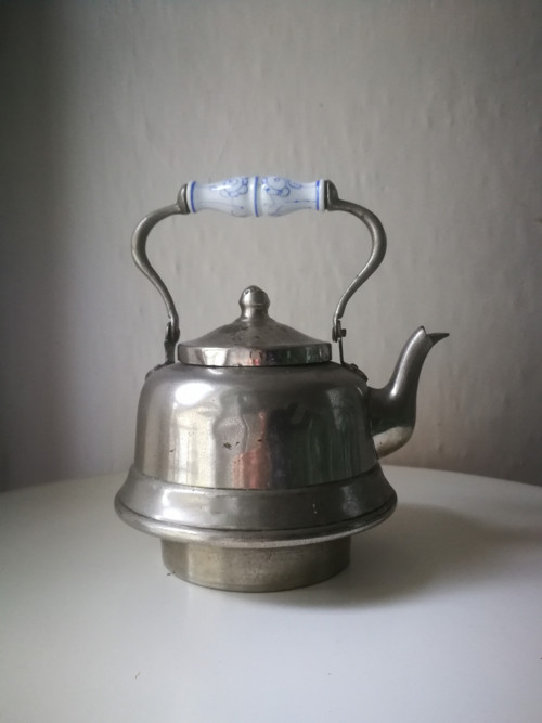 Konvička s porcelánovou úchytkou — foto 4