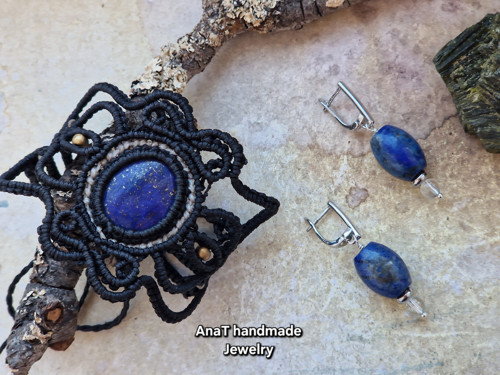 Macramé náramek s lapis lazuli — foto 2