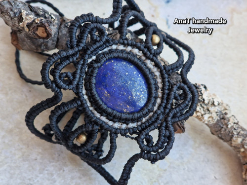Macramé náramek s lapis lazuli — foto 3