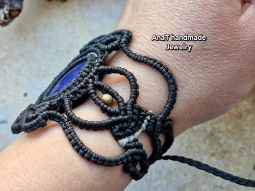 Macramé náramek s lapis lazuli — foto 6