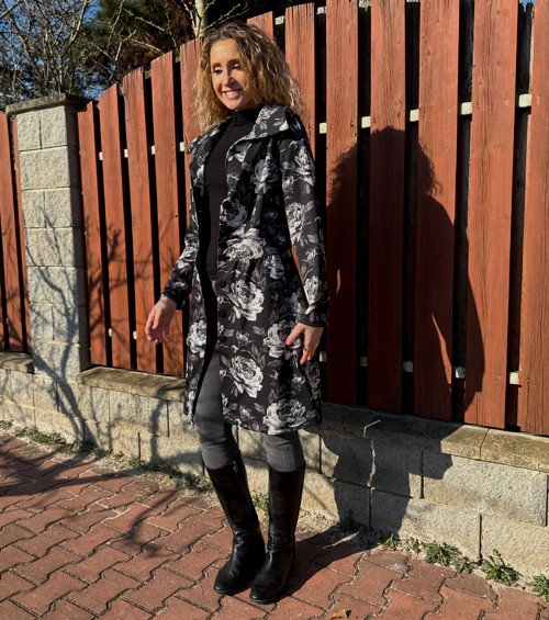 Kabátek černý s květy M a L — foto 2