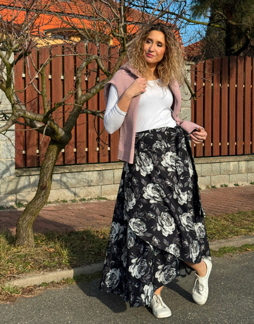 Zavinovací sukně černá s květy — foto 6