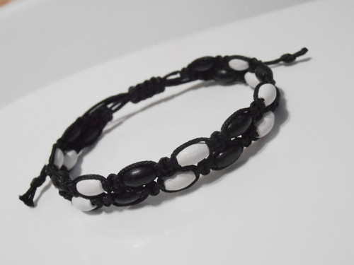 *Macramé dvojitý černobílý náramek* — foto 3