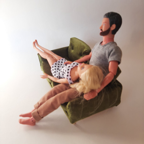 Sofa pro Barbie-zelený lesklý samet — foto 4