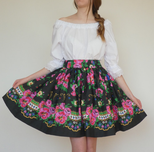 Suknica Goralská na čiernej CD 55 — foto 4
