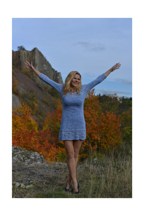 Popis na pletené šaty Bright Blue Sky — foto 2