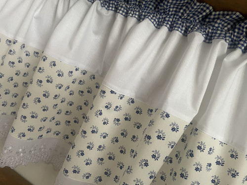 Záclonka kvítečka s kostkou — foto 2