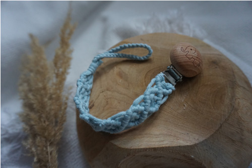 Macramé klip na dudlík Modrý — foto 2