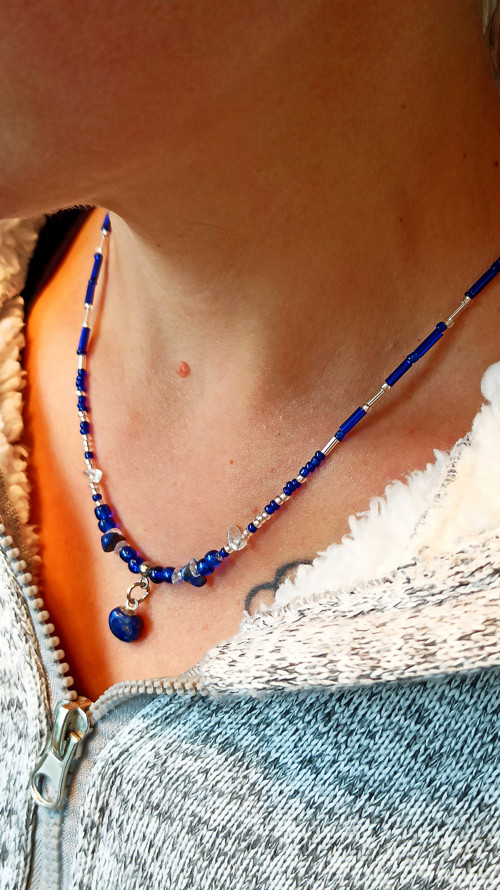 Nahrdelník s Lapisem Lazuli a křišťálem — foto 3
