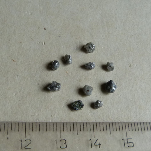 Diamant surové krystalky - vrtané - 10 ks(D6) — foto 5