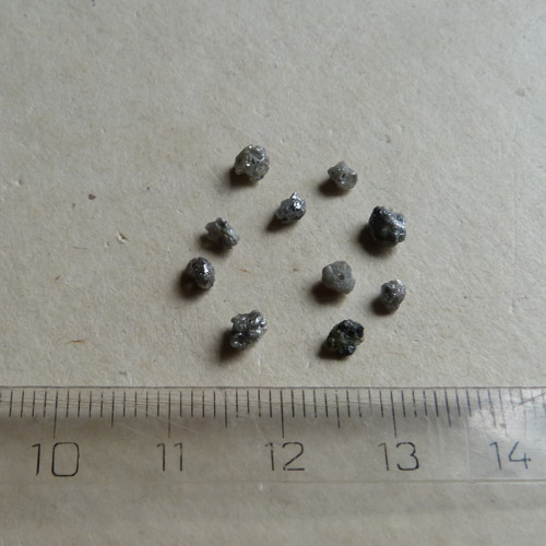 Diamant surové krystalky - vrtané - 10 ks(D6) — foto 6
