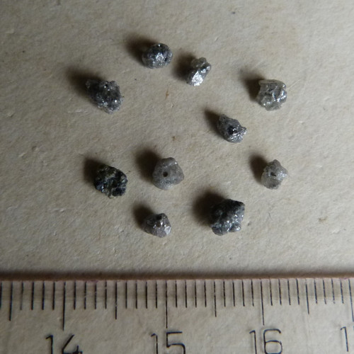 Diamant surové krystalky - vrtané - 10 ks(D6) — foto 4
